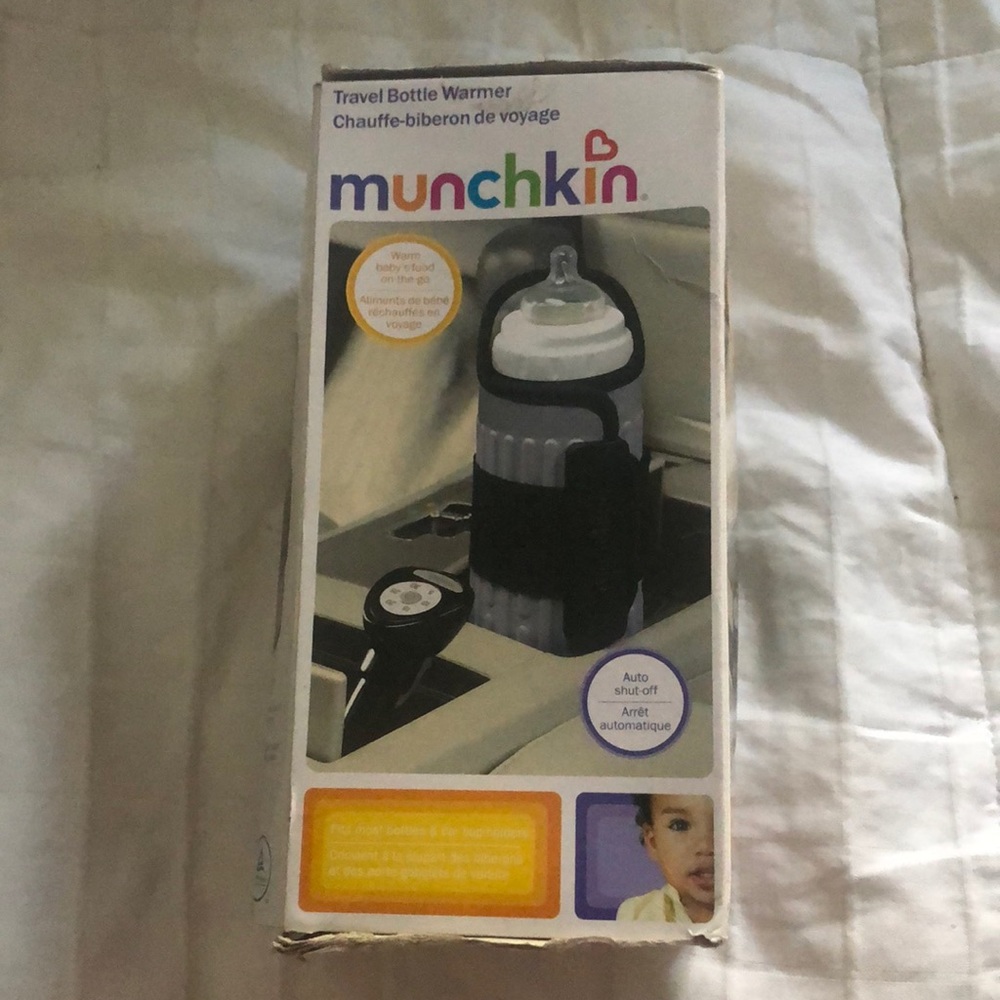 Munchkin Black and Gray Travel Accessory
